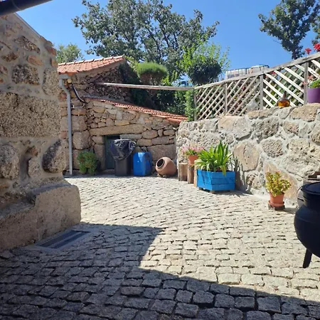 Holiday home Quinta Do Quetrofe